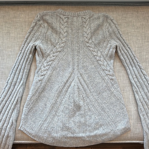 BLOOMINGDALES AQUA 100% CASHMERE SWEATER | Grey Cashmere Sweater | Bell Sleeve - Picture 3 of 5